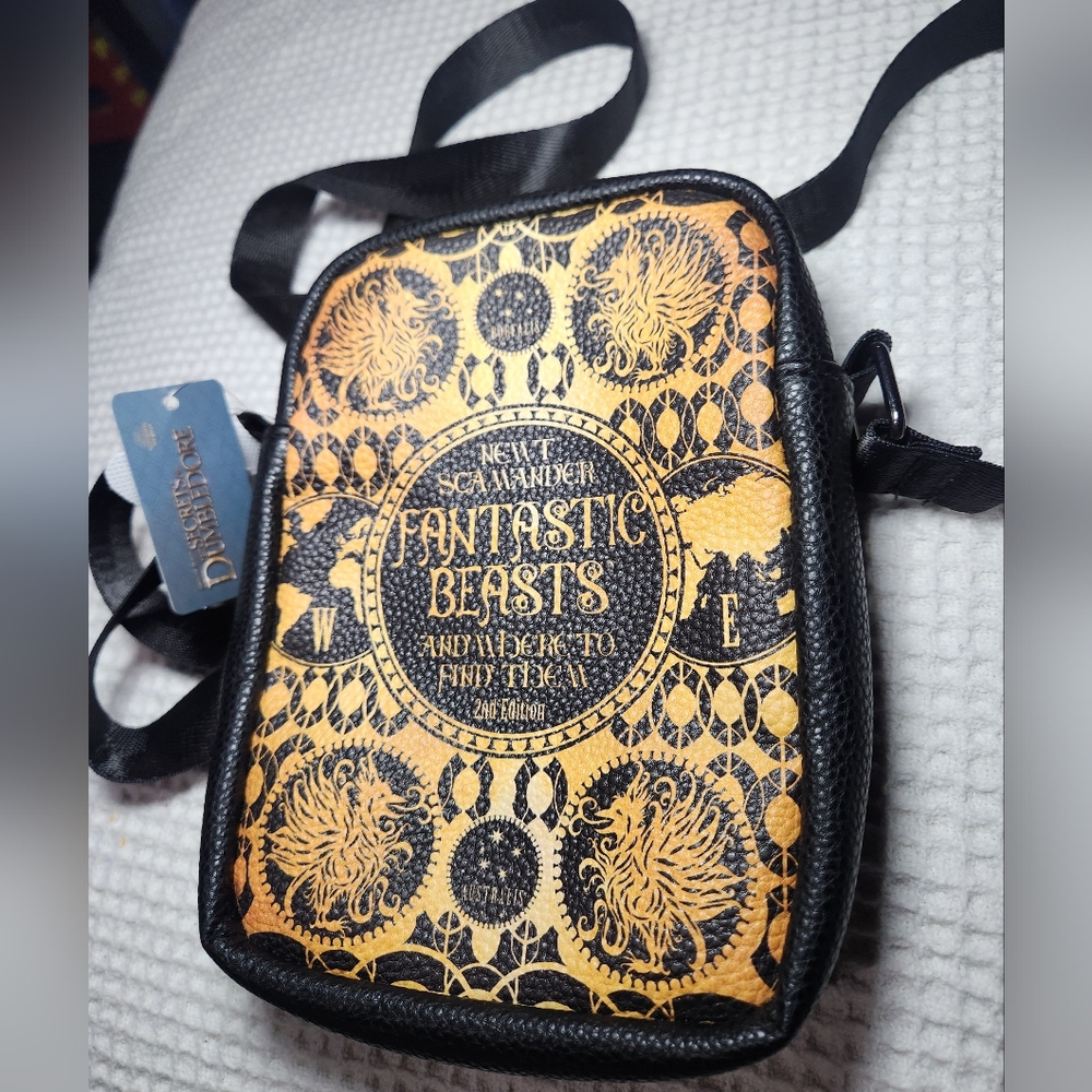 Buckle-Down Fantastic Beats Crossbody Bag NWT Harry Potter - Picture 2 of 12